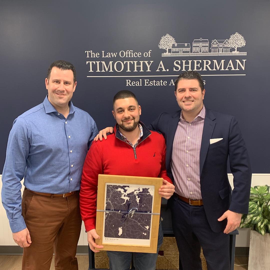 What a great team!  Always love working with  @patrick_duff_properties  @raveishingham and @rjdmorgan with Mortgage Corp East could not be happier for your client.

BIG Congratulations ? Tom on the purchase of your new  home in Weymouth! 
Our Closings - Open Doors