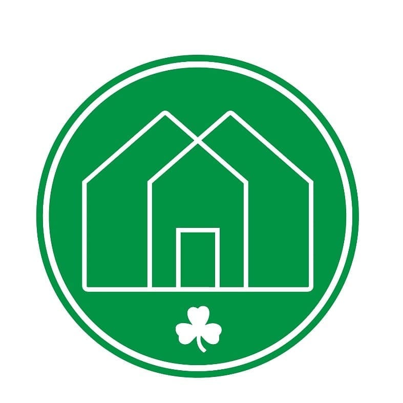 Fun fact : The world’s shortest St. Patrick’s Day parade is held in an Irish village. It lasts only 100 yards, between the village’s two pubs.